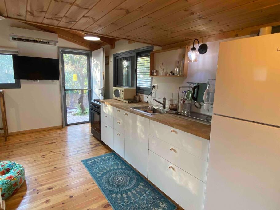 Bit Cabin Near The Airport Kfar Daniel 외부 사진